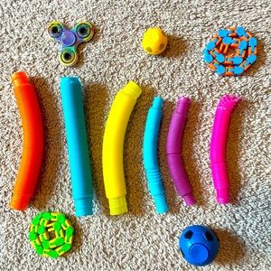 Pop Tubes, Wacky Tracks, & Fidget spinner pack! 😝
